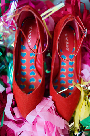 свадьба в стиле 1960-х годов, туфли невесты 