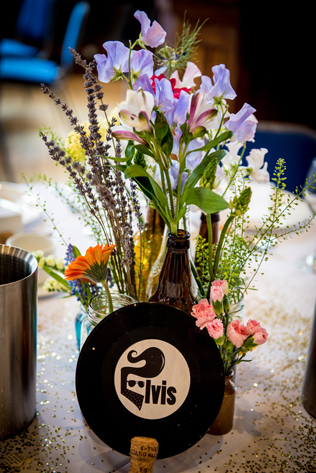 свадьба в стиле 1960-х годов, декор стола 