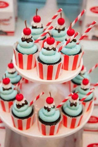 свадьба в стиле 1960-х годов, сладкий стол 