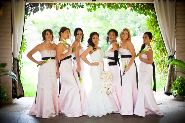 свадьба в стиле Шанель, невеста с подружками