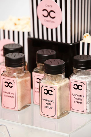 свадьба в стиле Шанель, сладкий стол