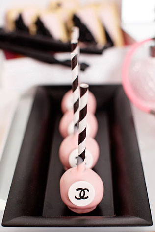 свадьба в стиле Шанель, кейк попс