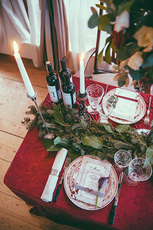 зима, оформление стола, вино, свечи
