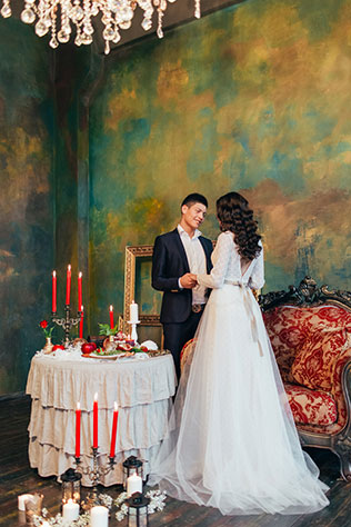 Свадебная фотосессия в дворцовом стиле, жених и невеста