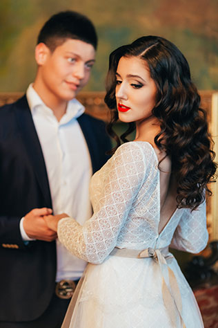 Свадебная фотосессия в дворцовом стиле, жених и невеста