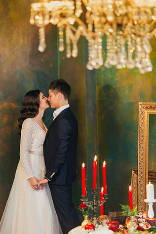 Свадебная фотосессия в дворцовом стиле, невеста и жених