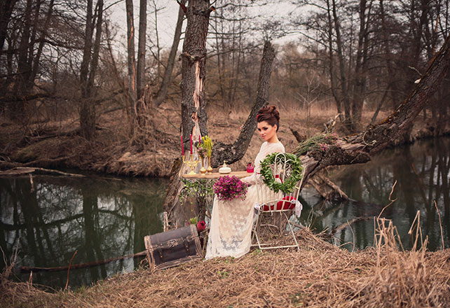 Свадебная фотосессия в сочных оттенках марсала, образ невесты