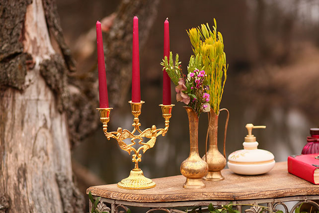 Свадебная фотосессия в сочных оттенках марсала, свечи