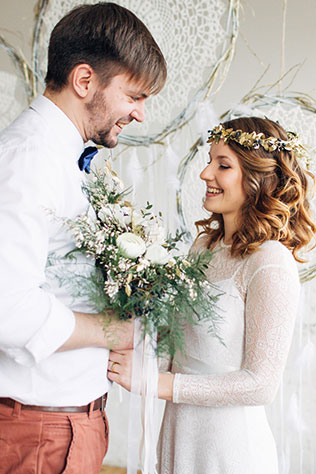 Свадебная фотосессия в стиле бохо, жених и невеста