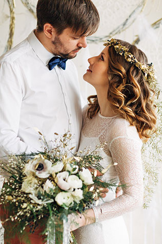 Свадебная фотосессия в стиле бохо, жених и невеста, букет невесты