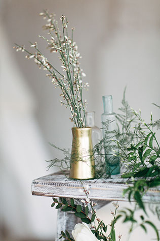 Свадебная фотосессия в стиле бохо, флористика, детали декора, стремянка с цветами