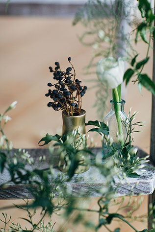 Свадебная фотосессия в стиле бохо, флористика, детали декора, стремянка с цветами