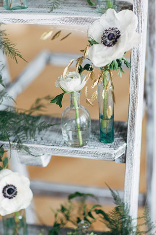 Свадебная фотосессия в стиле бохо, флористика, детали декора, стремянка с цветами