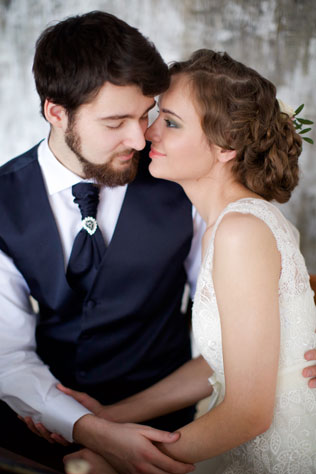 Свадебная фотосессия в стиле хендмейд, жених и невеста