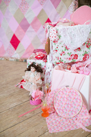 Свадебная фотосессия в стиле хендмейд, декор, ткани, кукла, пяльцы