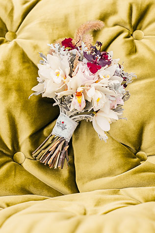 свадебная фотосессия в стиле Марии-Антуанетты, букет невесты