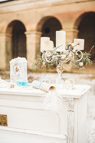 свадебная фотосессия в стиле Марии-Антуанетты, детали декора, свечи