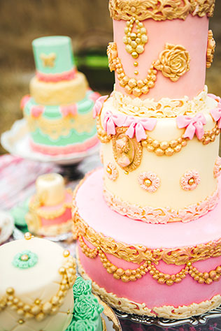 свадебная фотосессия в стиле Марии-Антуанетты, сладкий стол