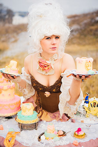 свадебная фотосессия в стиле Марии-Антуанетты, фуршет леди