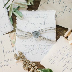 Бумажное вдохновение: свадебная полиграфия с оторванными краями