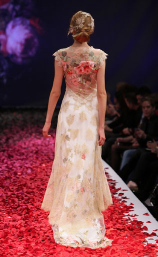 Свадебные платья с цветами