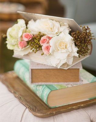 Свадебные тренды 2015 - пастельные цвета, книги в декоре