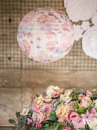 Свадебные тренды 2015 - флора и фауна, бумажный фонарь, цветы