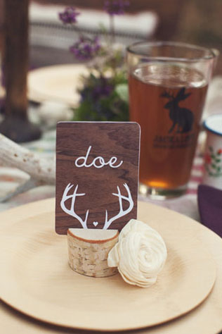 Свадебные тренды 2015 - флора и фауна, рассадочные карточки с рогами