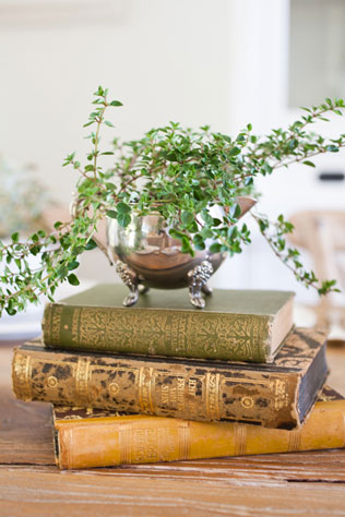 Свадебные тренды 2015 - эко-стиль, книги в декоре