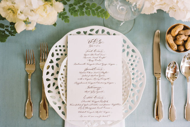 Свадебные тренды 2015 - каллиграфия, карточка для гостей