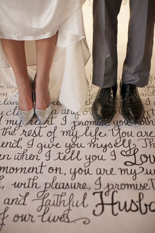 Свадебные тренды 2015 - каллиграфия, надписи на ковре