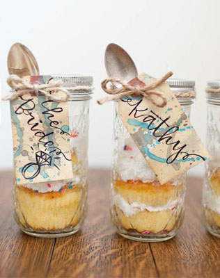 Свадебные тренды 2015 - каллиграфия, кексики в банках
