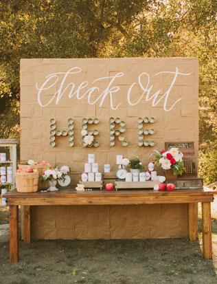 Свадебные тренды 2015 - каллиграфия, сладкий стол