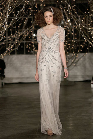 Свадебные тренды 2015, невеста в свадебном платье из легких тканей