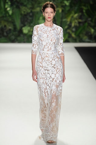 Свадебные тренды 2015, невеста в свадебном платье из легких тканей