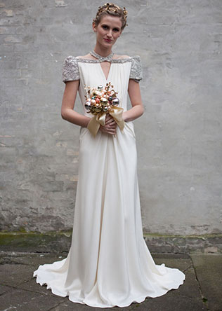 Свадебные тренды 2015, невеста в свадебном платье из легких тканей