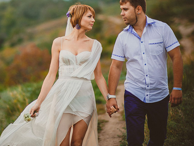 Свадебные тренды 2015, невеста в свадебном платье из легких тканей