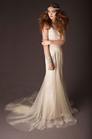 Свадебные тренды 2015, невеста в свадебном платье из легких тканей