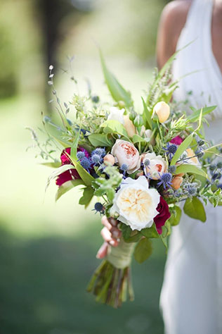 Свадебные тренды 2015 - растрёпанный букет невесты