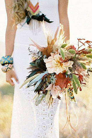 Свадебные тренды 2015 - растрёпанный букет невесты