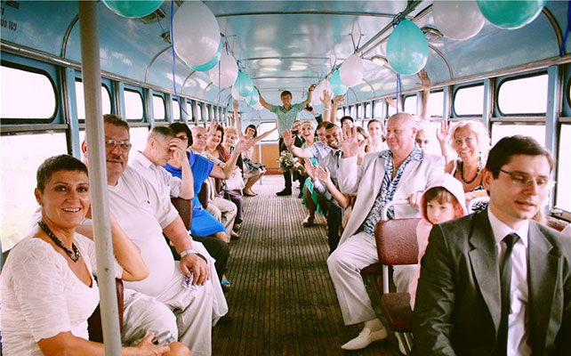 необычный свадебный кортеж