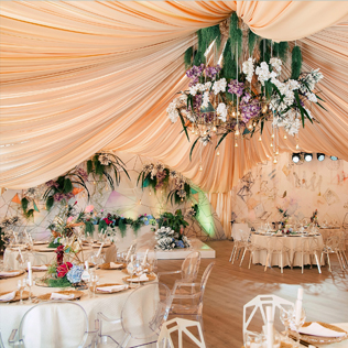 Вдохновение: оформление свадебного шатра 
