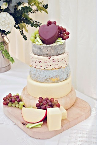 сырный торт на свадьбе