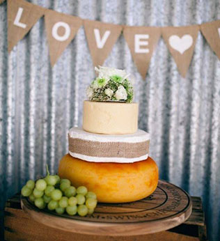сырный торт на свадьбе