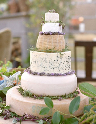 сырный торт на свадьбе