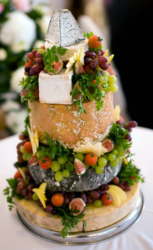 сырный торт на свадьбе