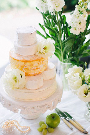 сырный торт на свадьбе
