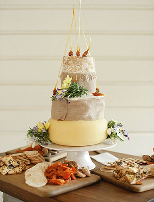 сырный торт на свадьбе
