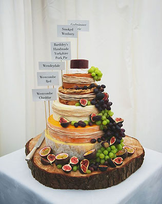 сырный торт на свадьбе