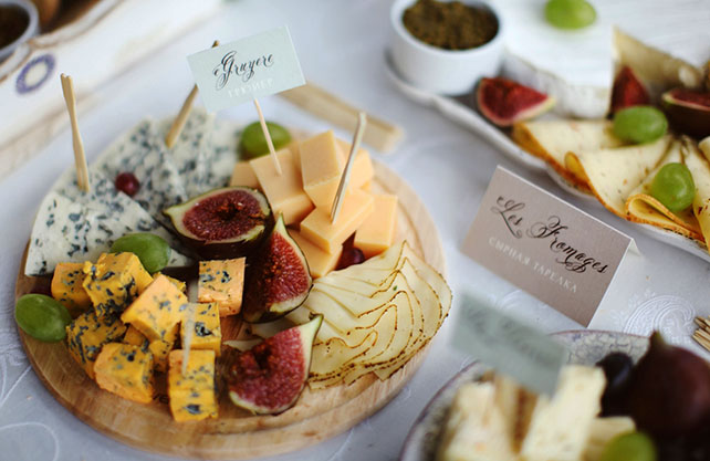 сырный стол на свадьбе